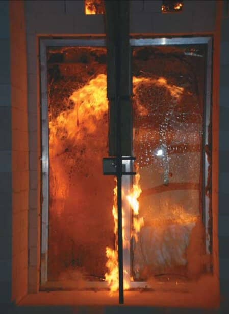 Brandwerend glas met CE-keurmerk levert niet altijd een brandwerende constructie op!