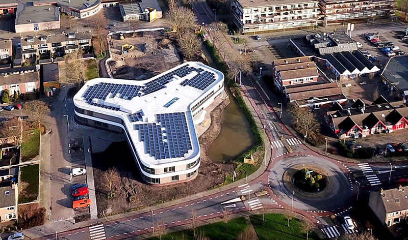 Ashram College vanuit de lucht