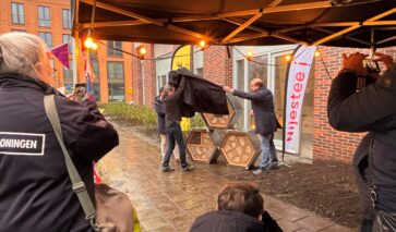 Onthulling insectenhotel in Grunobuurt Groningen
