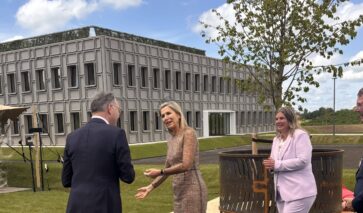 Koningin Maxima bij de opening van circulair kantoor Omrin